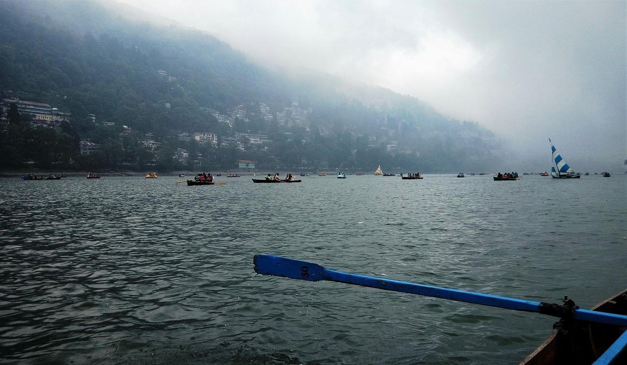 nainital india, lake, stormy weather-2737785.jpg